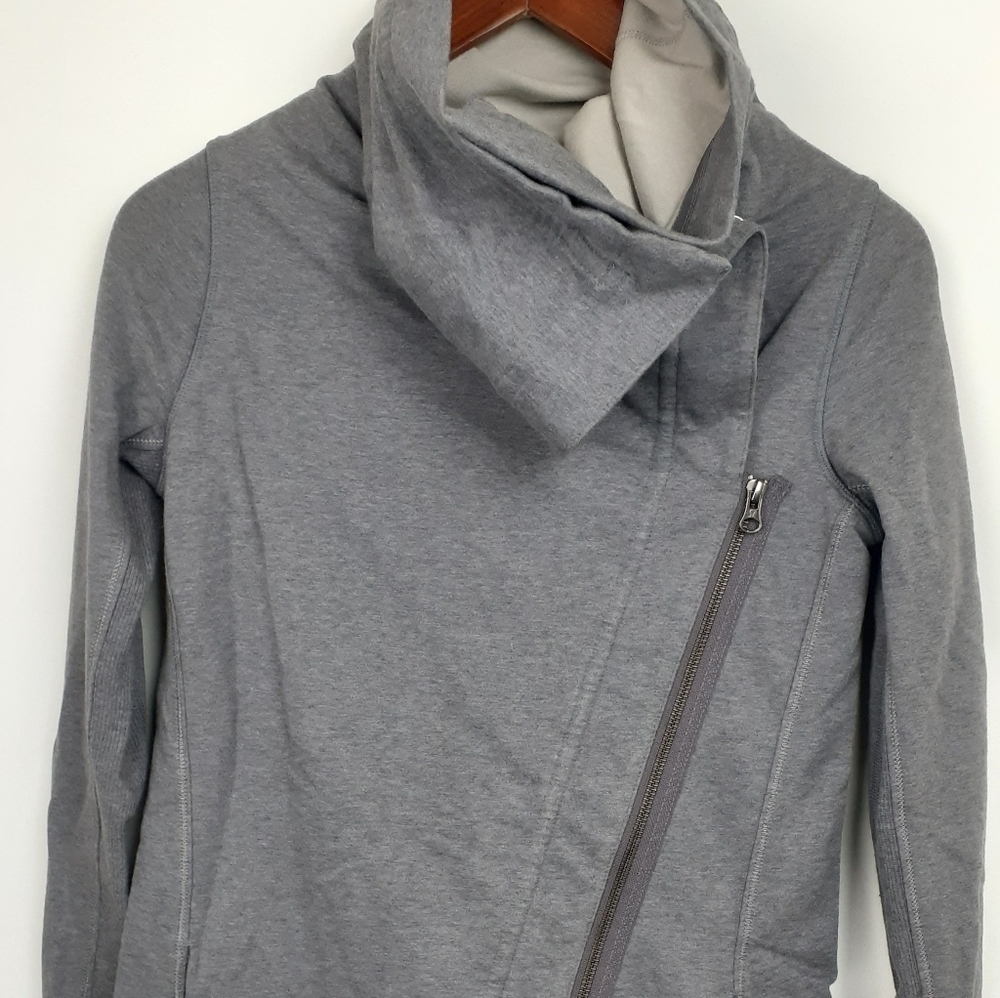 Lululemon Women Wrap Sweater Size 2 Gray